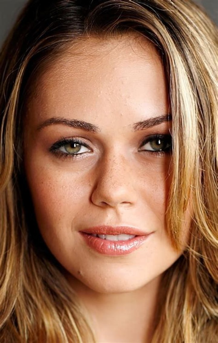 Exploring the Life and Career of Alexis Dziena