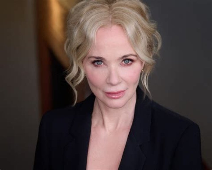 Exploring the Life and Career of Lauren Holly: A Comprehensive Biography